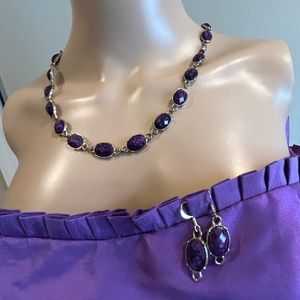 Beautiful 20-21” necklace with free earrings.